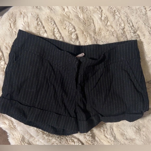 Women’s Pinstripe Black White Shorts Size Medium - Picture 1 of 5